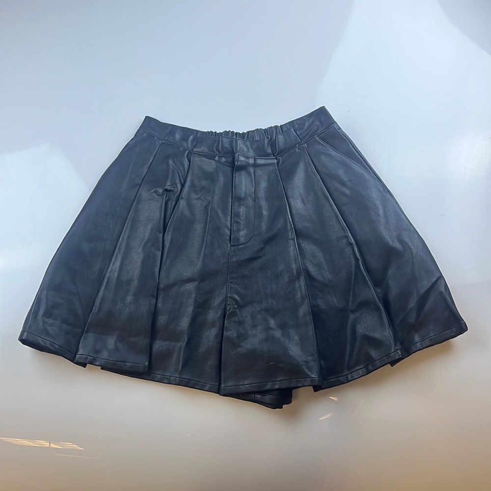 Murua Mark Styler Leatherette Short S86-28